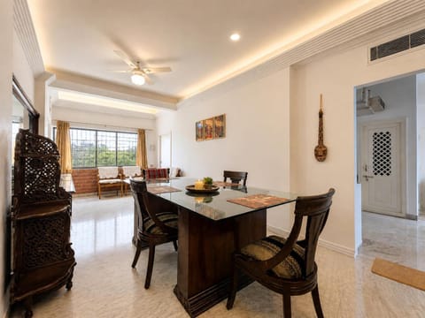 Seating area, Dining area