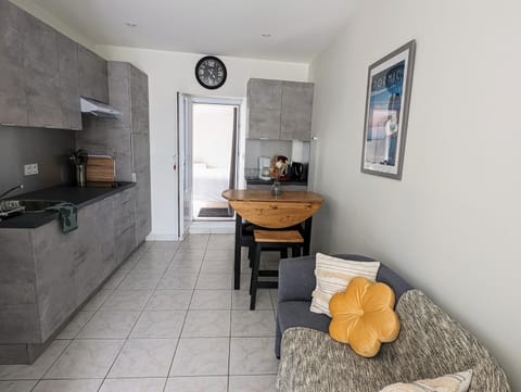 TV and multimedia, Living room, Dining area, kitchen