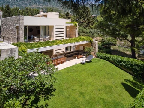 Property building, Garden, Garden, Balcony/Terrace, Balcony/Terrace, Seating area, Dining area, Garden view