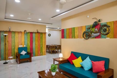 Seating area, fireplace
