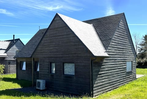Facade/entrance, Garden, Garden, View (from property/room)