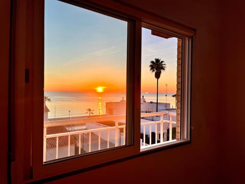 View (from property/room), Balcony/Terrace, Balcony/Terrace, Bedroom, Sea view, Sunrise