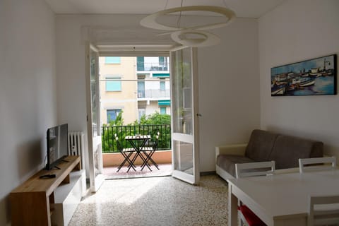 TV and multimedia, Living room, Dining area