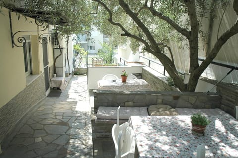 Patio, Spring, Day, Garden, View (from property/room), Balcony/Terrace, Balcony/Terrace, Garden view