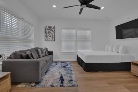 Newly Renovated 4BR in AtlantaOpen,Mins to Dwtn House in Atlanta