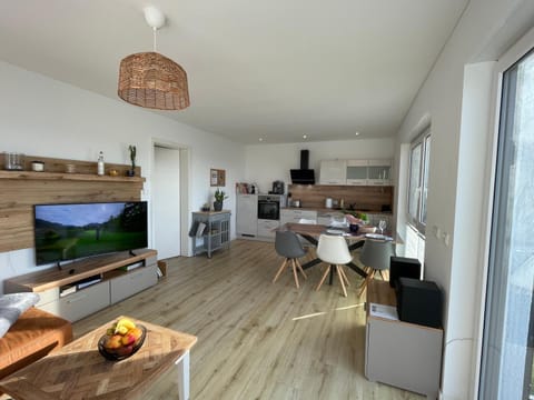 Kitchen or kitchenette, Living room, Seating area