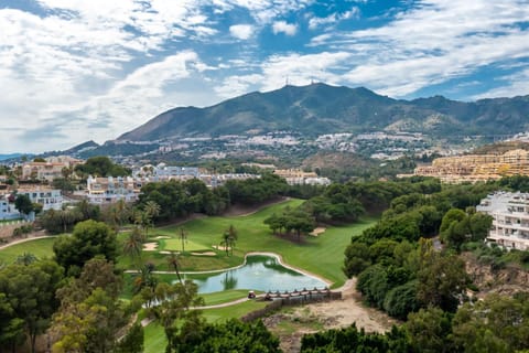 Nearby landmark, Golfcourse, City view, Lake view, Mountain view