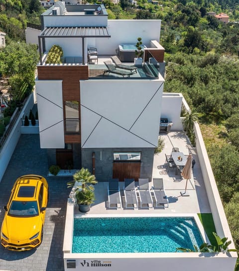 Property building, Pool view