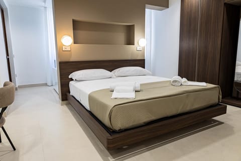 Bed, Photo of the whole room, Bedroom, wardrobe