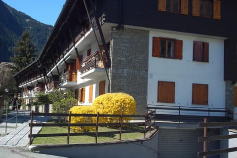 L'escalier Apartment in Morgex