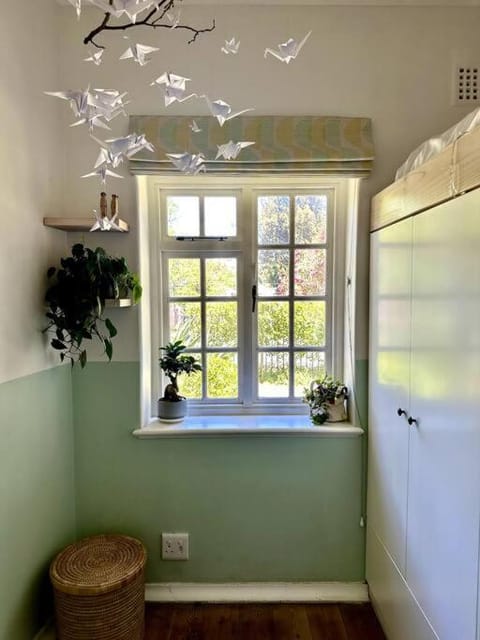 Cape Town family home with lovely garden. Villa in Cape Town