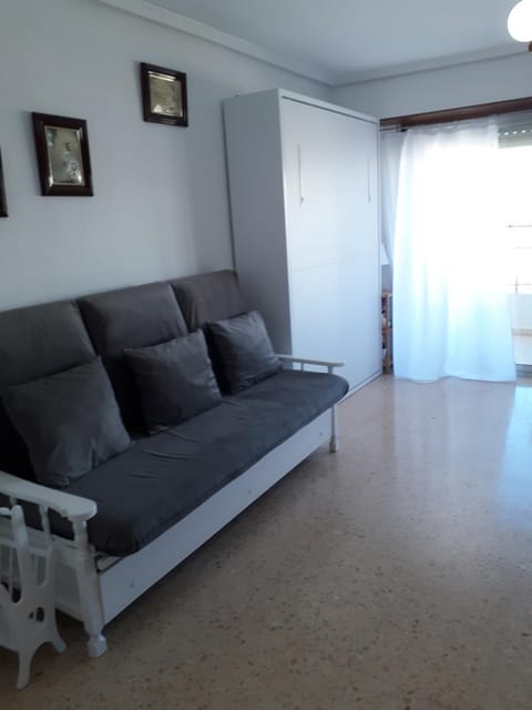 Bed, Living room
