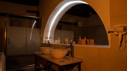 Bathroom, Coffee/tea facilities, Spa and wellness centre/facilities