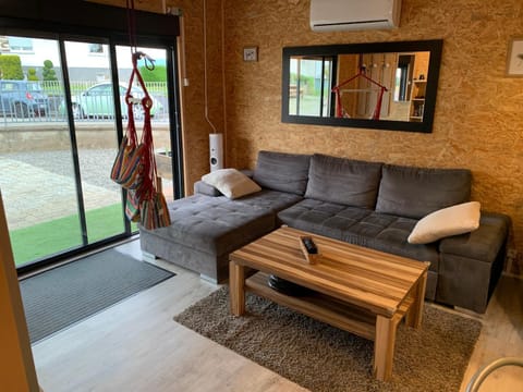 Living room, Seating area, air conditioner