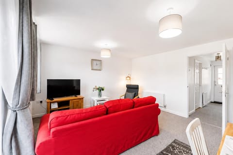 Communal lounge/ TV room, TV and multimedia, Living room, Seating area, Evening entertainment