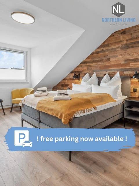 Seating area, Bedroom, Parking