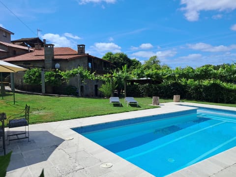 Property building, Garden, Swimming pool