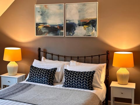 Warm and Cosy City Centre House Apartment in Inverness