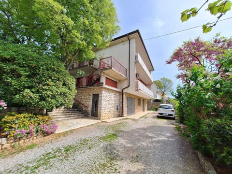 Property building, Patio, Facade/entrance