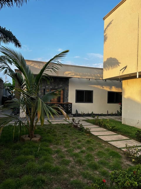 Property building, Day, Garden, Garden view