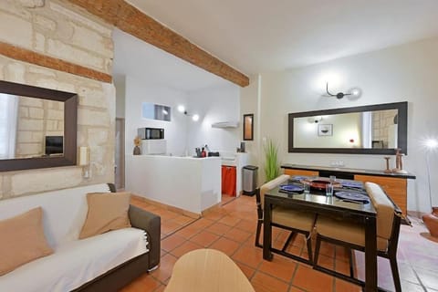 Living room, Seating area, Dining area, hair dresser