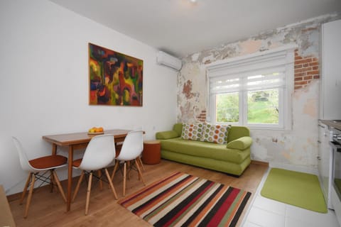 Living room, Dining area