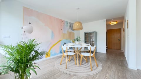Living room, Dining area, Food