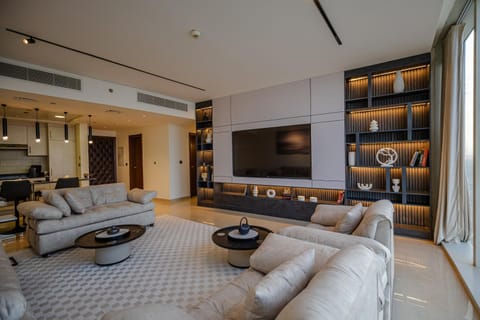 TV and multimedia, View (from property/room), Living room, Seating area, City view, locker