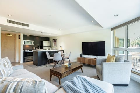 TV and multimedia, Living room, Seating area, Dining area, minibar, pet friendly