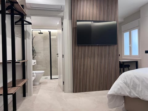 Bathroom, Photo of the whole room