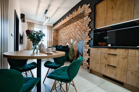 Kitchen or kitchenette, Living room, Seating area, Dining area, pet friendly