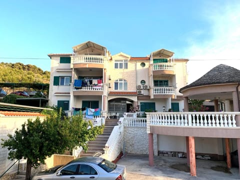 Property building, View (from property/room), Balcony/Terrace
