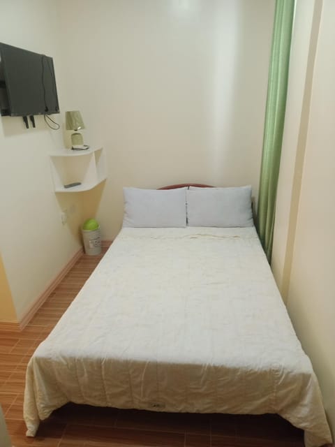 TV and multimedia, Photo of the whole room, Bedroom