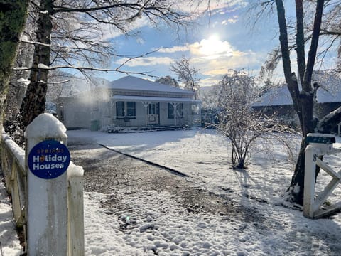 Property building, Day, Natural landscape, Winter, Street view