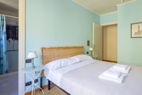 Bathroom, Bedroom, air conditioner