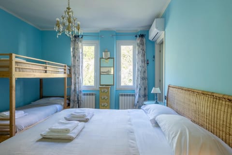 Bed, Bedroom, bunk bed, air conditioner