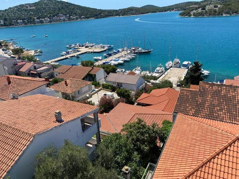 SEASPRAY APARTMENTS TISNO Apartment in Tisno