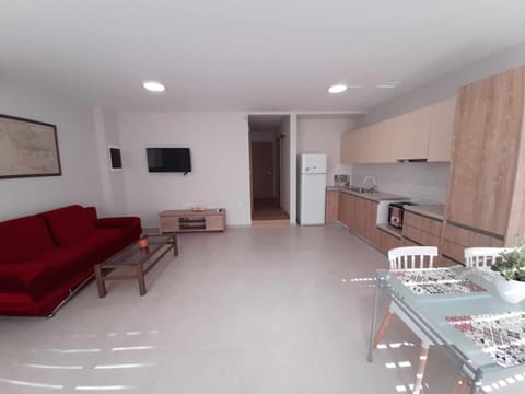 TV and multimedia, Seating area, Dining area