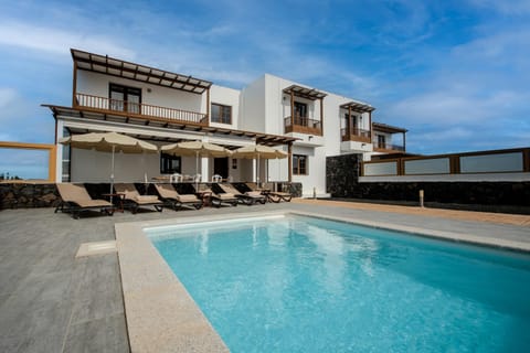 View (from property/room), Balcony/Terrace, Pool view, Swimming pool, sunbed