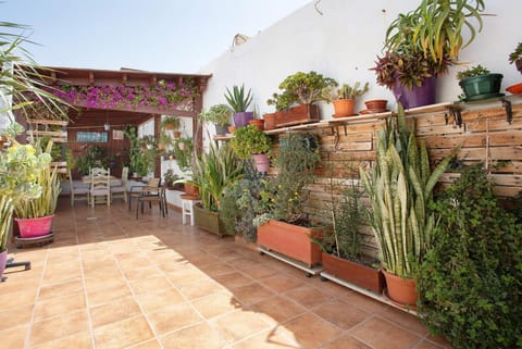 Property building, Balcony/Terrace, Living room