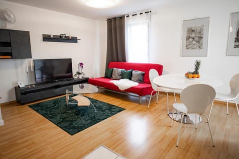 TV and multimedia, Evening entertainment