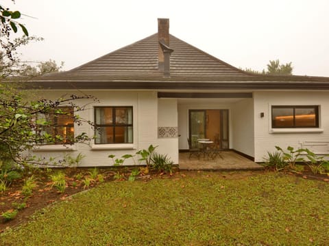 Property building, Day, Garden