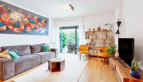 Communal lounge/ TV room, TV and multimedia, Living room, Seating area