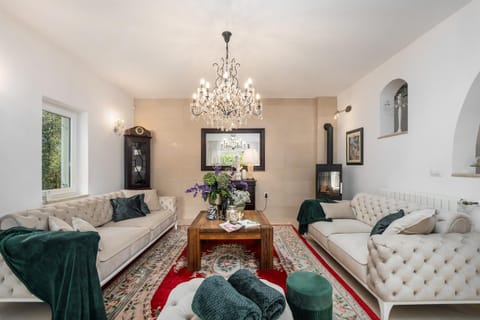 Communal lounge/ TV room, Living room