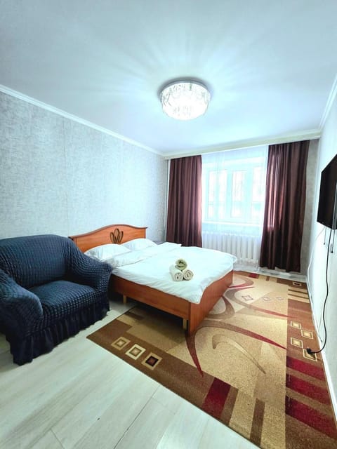 Bed, TV and multimedia, Photo of the whole room, Bedroom