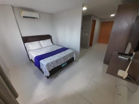Bed, air conditioner