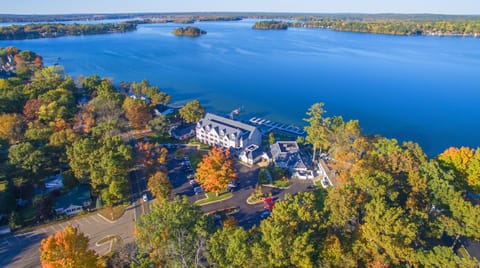 Property building, Bird's eye view, Lake view