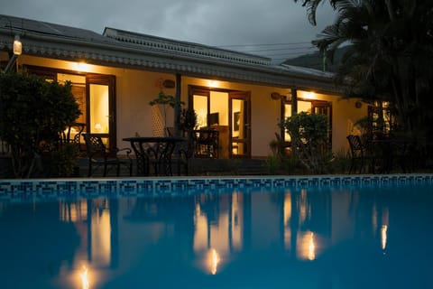Swimming pool, Swimming pool