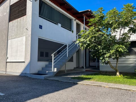 Property building, Facade/entrance