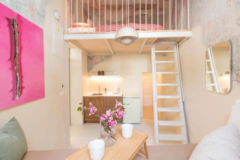 Kitchen or kitchenette, bunk bed